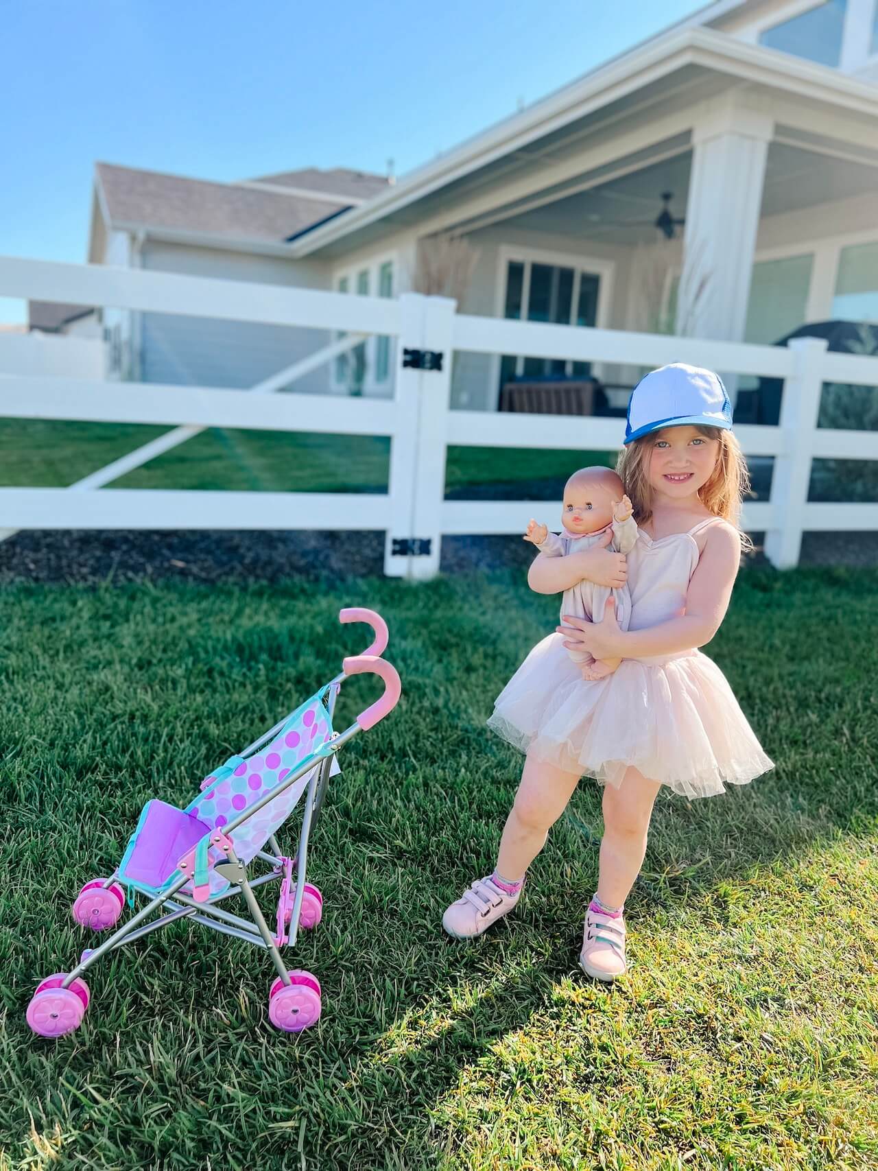 corinna walking with stroller - M Loves M @marmar